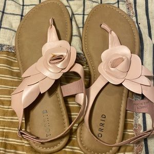 Torrid size 11 pink thong sandals with silver hardware